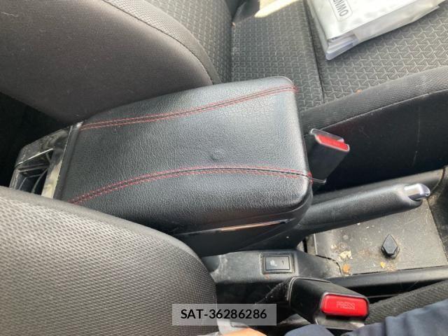 Suzuki SWIFT 2017-03 8232034-23