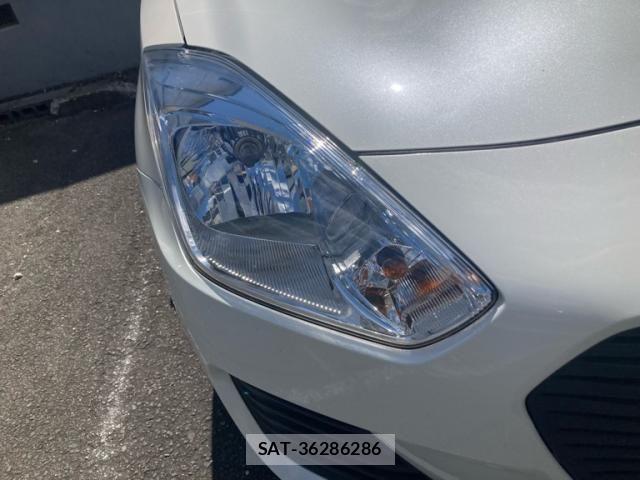 Suzuki SWIFT 2017-03 8232034-3