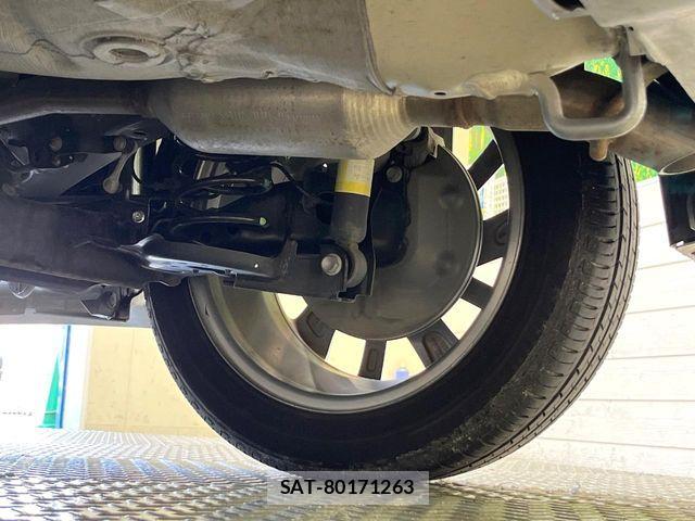 Suzuki SWIFT 2023-08 8246870-19