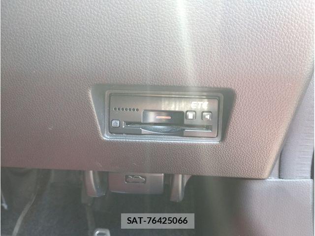 Suzuki SWIFT 2019-08 8246869-17