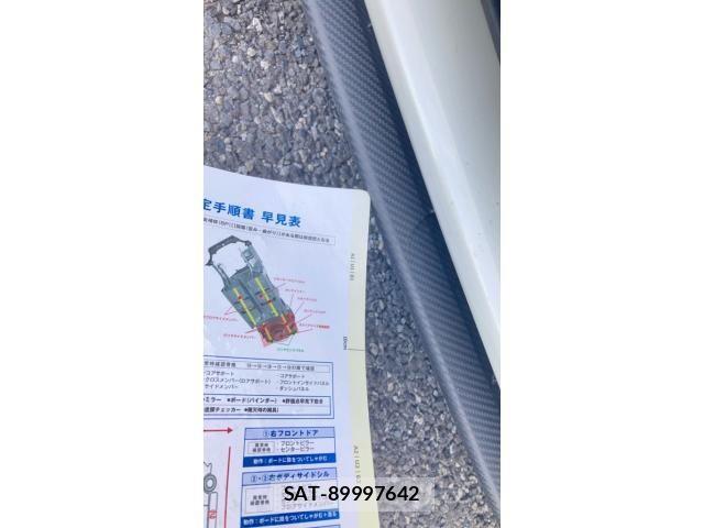 Suzuki SWIFT 2020-04 8317453-27