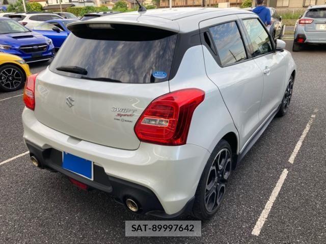 Suzuki SWIFT 2020-04 8317453-4