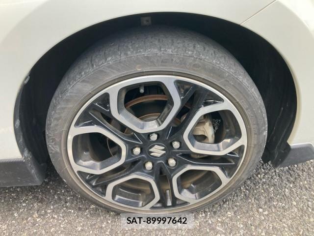 Suzuki SWIFT 2020-04 8317453-5