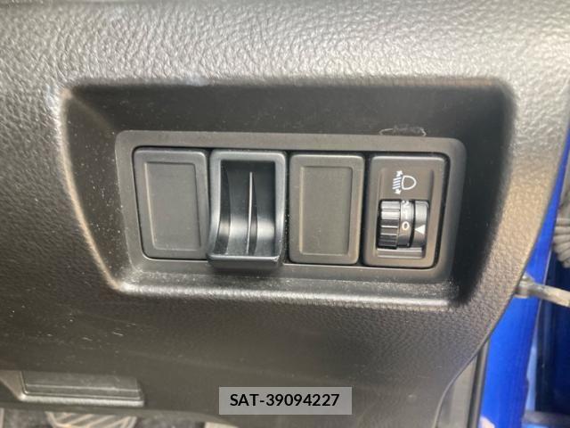 Suzuki SWIFT 2011-08 8317465-11