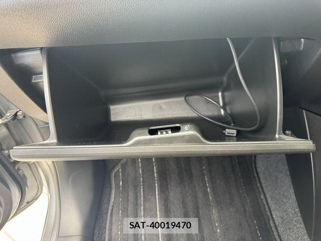 Suzuki SWIFT 2018-02 8317451-21