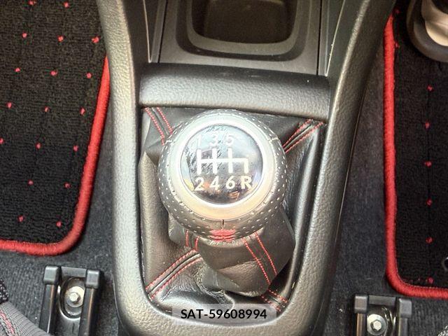 Suzuki SWIFT 2015-10 8338099-19