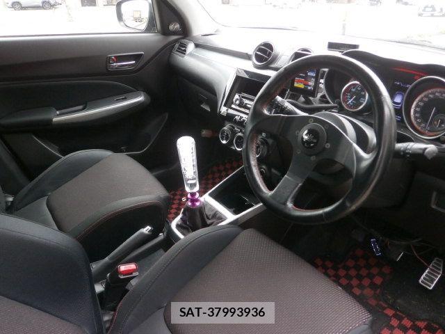 Suzuki SWIFT 2019-08 8338092-1