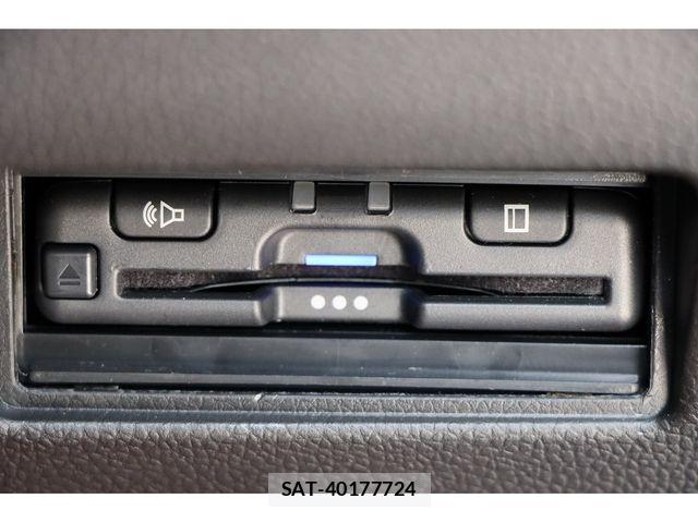 Suzuki SWIFT 2025-10 8338083-17