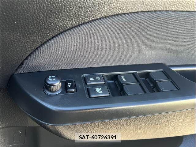 Suzuki SWIFT 2013-08 8338102-26