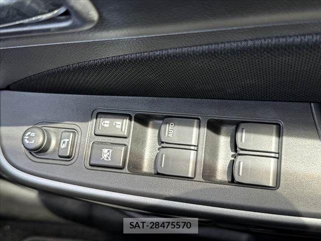 Suzuki SWIFT 2023-01 8369113-25