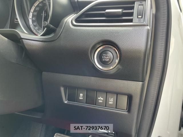 Suzuki SWIFT 2018-03 8369114-15