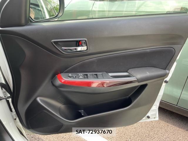 Suzuki SWIFT 2018-03 8369114-16