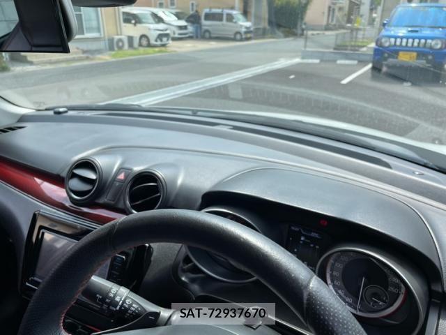 Suzuki SWIFT 2018-03 8369114-19