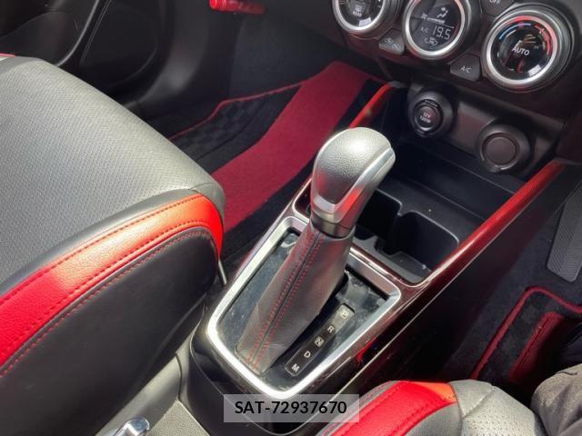 Suzuki SWIFT 2018-03 8369114-24