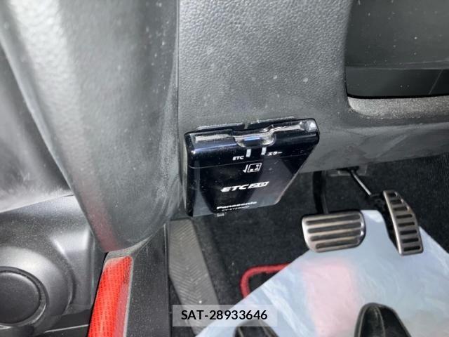 Suzuki SWIFT 2018-06 8369117-20