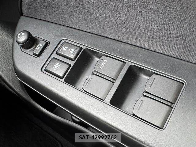 Suzuki SWIFT 2014-11 8369123-27