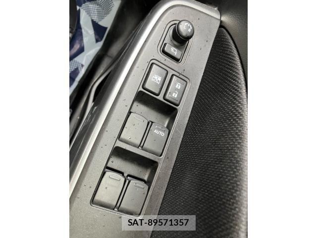 Suzuki SWIFT 2018-06 8372262-16