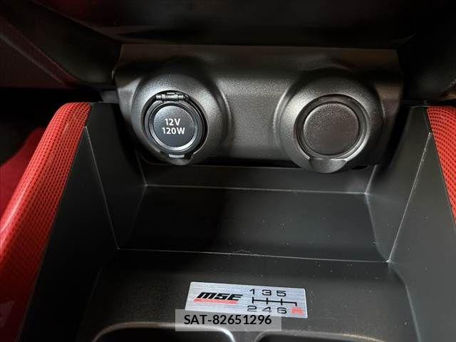 Suzuki SWIFT 2021-12 8372260-23