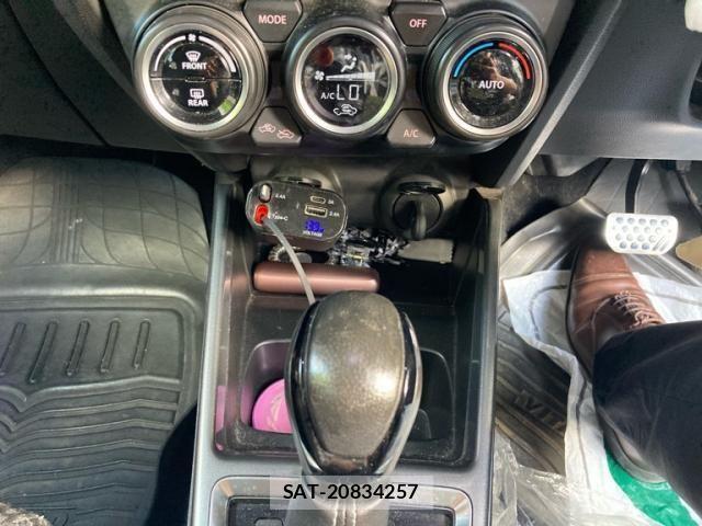 Suzuki SWIFT 2017-05 8415267-15