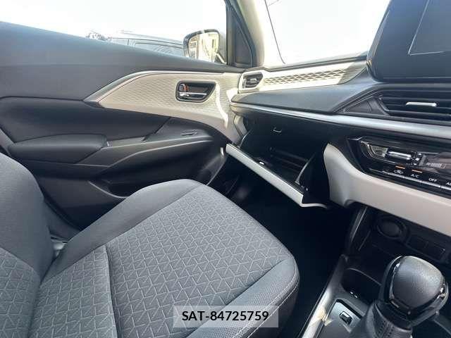 Suzuki SWIFT 2025-09 8415255-18