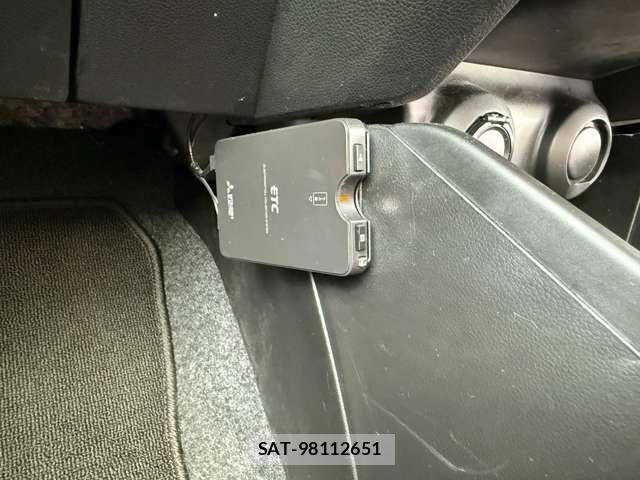 Suzuki SWIFT 2023-08 8415266-19