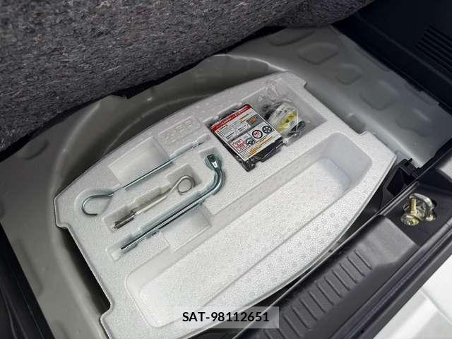 Suzuki SWIFT 2023-08 8415266-22