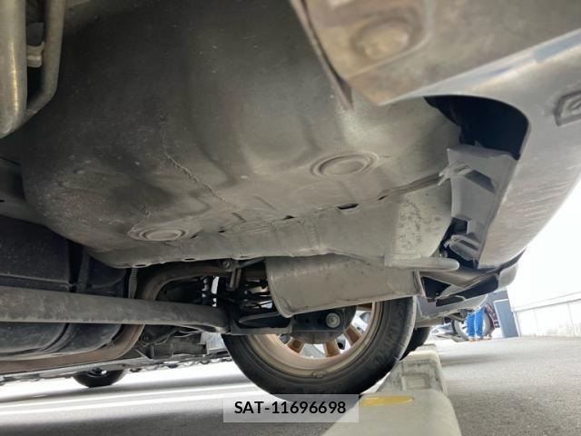 Suzuki SWIFT 2014-03 8415281-9