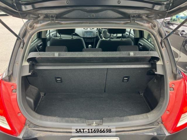 Suzuki SWIFT 2014-03 8415281-11
