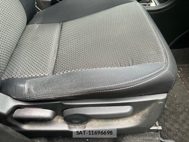 Suzuki SWIFT 2014-03 8415281-14