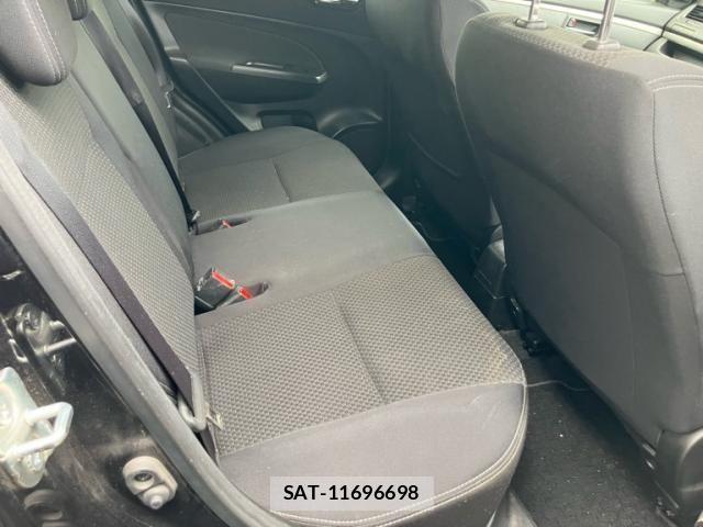Suzuki SWIFT 2014-03 8415281-17