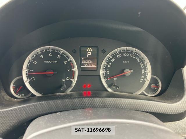 Suzuki SWIFT 2014-03 8415281-19
