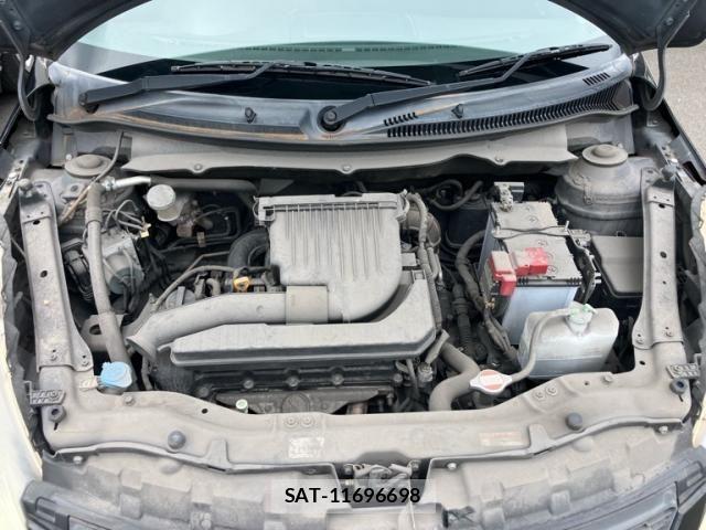 Suzuki SWIFT 2014-03 8415281-23
