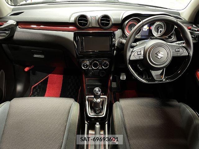 Suzuki SWIFT 2021-05 8415254-1