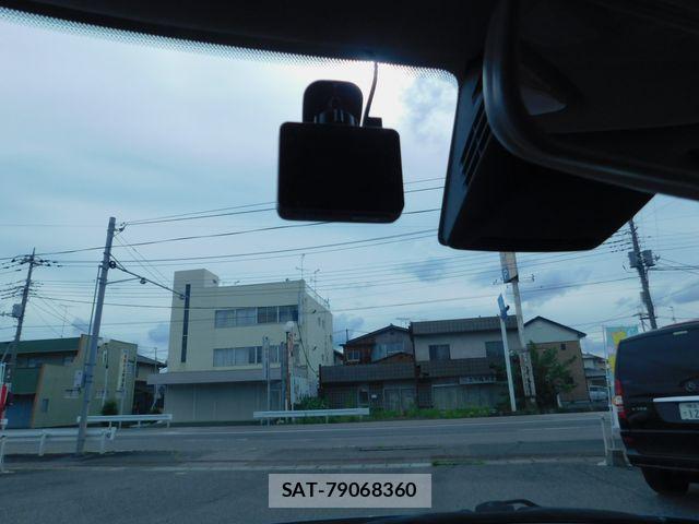 Suzuki SWIFT 2023-03 8415246-17