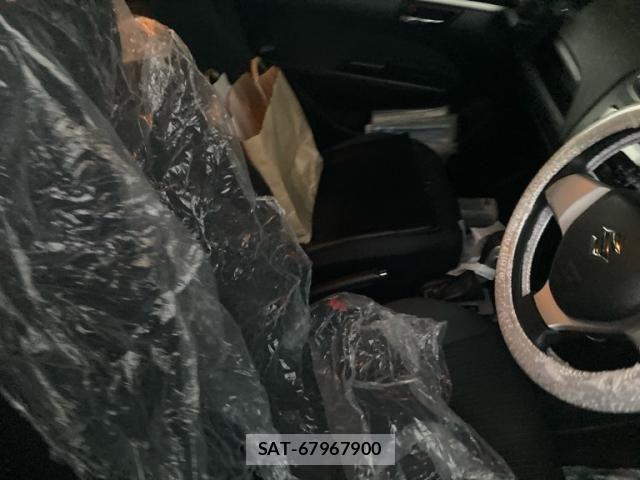 Suzuki SWIFT 2014-04 8438952-9