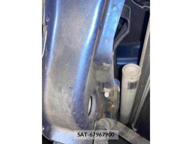 Suzuki SWIFT 2014-04 8438952-18