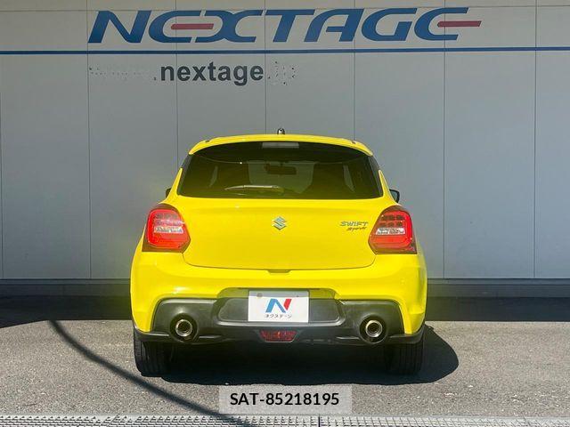 Suzuki SWIFT 2018-10 8438673-15