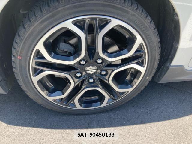 Suzuki SWIFT 2023-04 8438949-9
