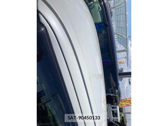 Suzuki SWIFT 2023-04 8438949-10