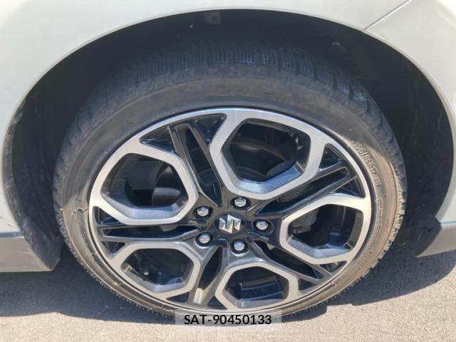 Suzuki SWIFT 2023-04 8438949-5