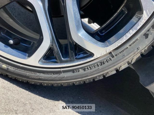 Suzuki SWIFT 2023-04 8438949-7