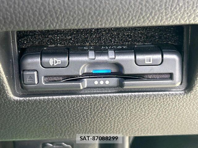 Suzuki SWIFT 2025-03 8458555-6