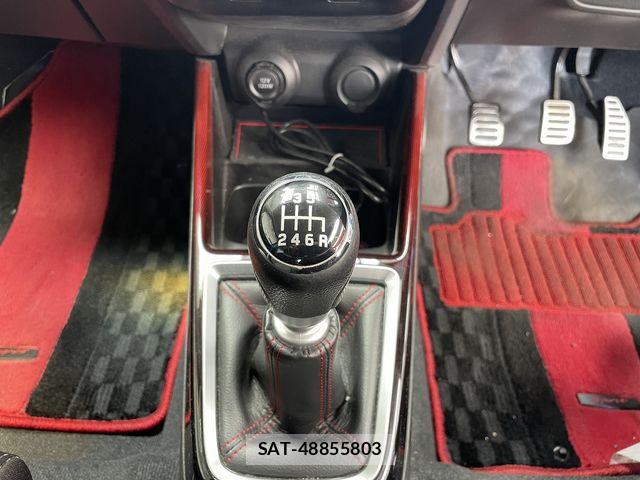 Suzuki SWIFT 2018-04 8458562-15