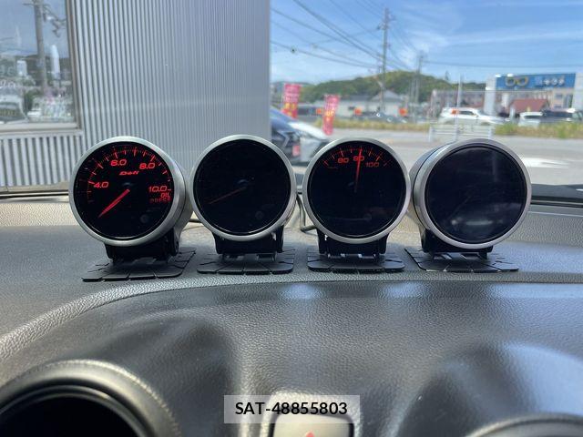 Suzuki SWIFT 2018-04 8458562-18