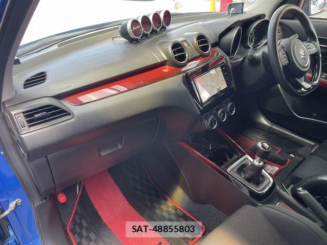 Suzuki SWIFT 2018-04 8458562-21
