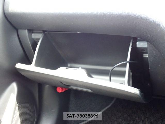 Suzuki SWIFT 2019-02 8486143-15