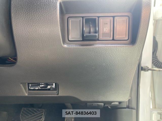Suzuki SWIFT 2011-12 8527634-13