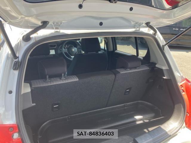 Suzuki SWIFT 2011-12 8527634-23