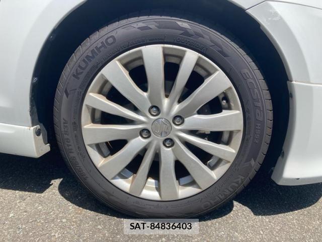 Suzuki SWIFT 2011-12 8527634-5