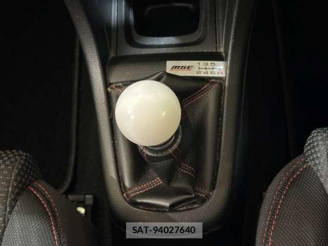 Suzuki SWIFT 2014-06 8527631-23